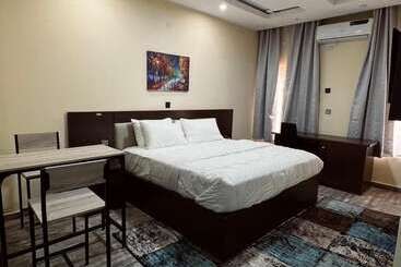 هتل Fragrance Apartments And Suites