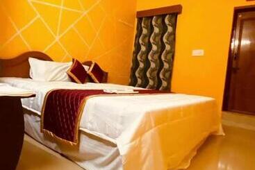 호텔 Linga Rooms And Cottages