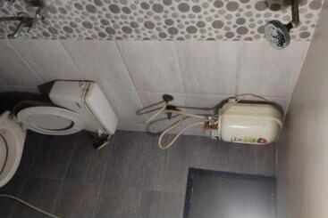 בית מלון כפרי Prerna Lodge, Solapur