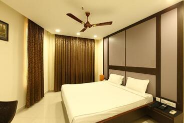 فندق Rajus Residency Parkkkkk