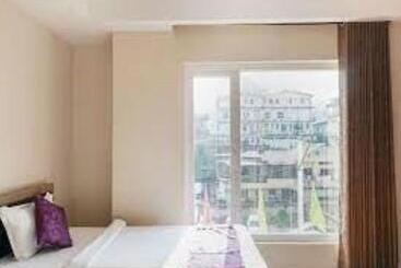 בית מלון כפרי The Kalyaniz Guwahati