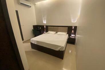 پانسیون Solitaire Gardens Near Airport