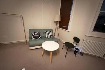 פנסיון Spacious Room Near Underground