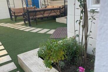 리조트 شاليهات القمر