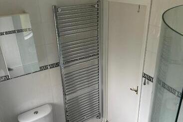 アパートホテル Wendover House