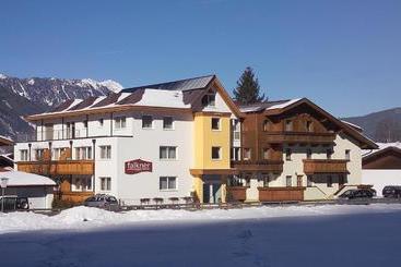 Отель Apart Falkner Resort
