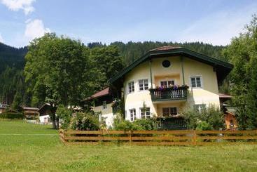 ホテル Apartments Geistlinger