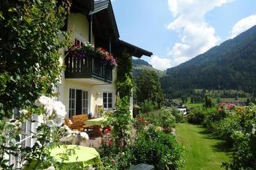 هتل Apartments Geistlinger