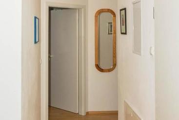 هتل Appartementhaus Saroja