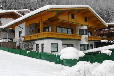 בית מלון כפרי Appartementhaus Zillertal