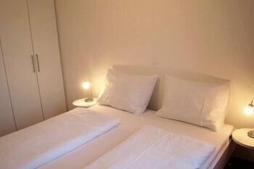 هتل Appartements De Luxe Schluga