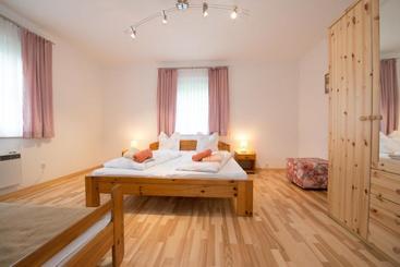 هتل Haus Goehringer