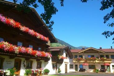 Отель Ferienhaus Gredler