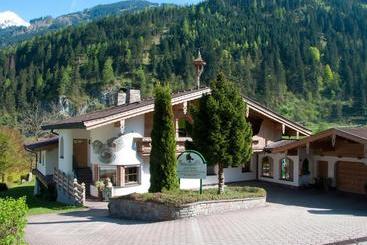 هتل Residence Adlerhorst