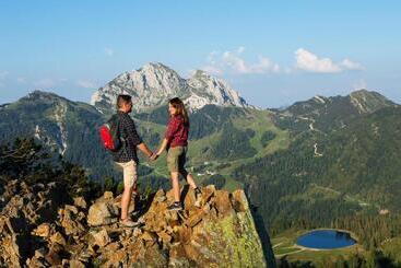 هتل Schloss Lerchenhof