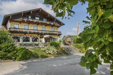 ホテル Schnaitl Braugasthof  Garni B&b