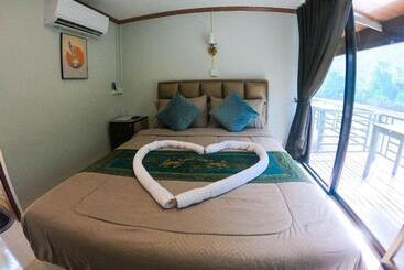 تختخواب و صبحانه Namsongviewgardenresort