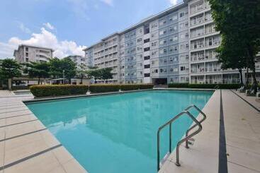 هتل Dj Place Staycation In Quezon City At Trees Residences