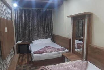 Отель Gupta Avenue