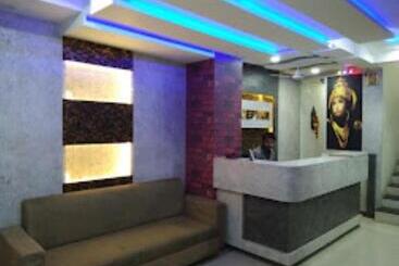 호텔 Raj Residency Jalgaon