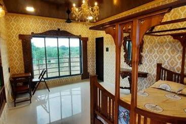 펜션 Gautami Villa