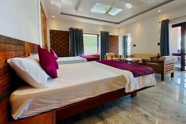 פנסיון Surja Vila