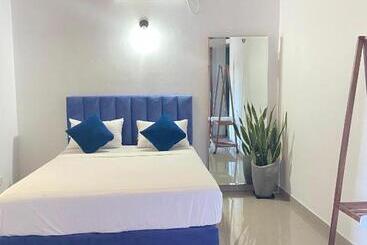 リゾートホテル New White House