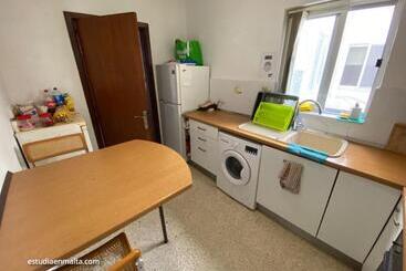 هاستل Eem Only Girls Student Residence