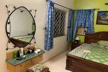 Bed and Breakfast 2bkh Ahmedabad