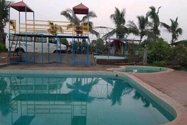 住宿加早餐  Arihant Resort