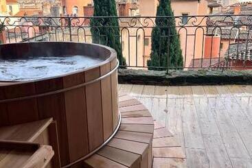 تختخواب و صبحانه Mihotel   La Maison Rose