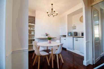 تختخواب و صبحانه O Bonheur De Hamma