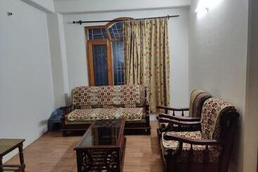 مبيت وإفطار Urgian Niwas