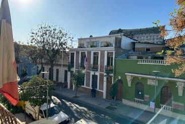 هتل Hostal El Raco