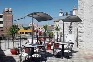 בית מלון כפרי Mutua Fap