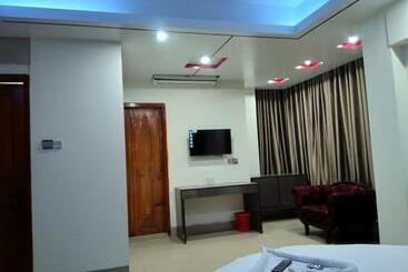 فندق Urmee Guest House