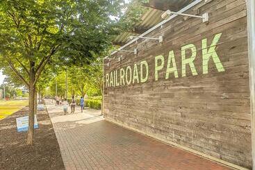 هتل آپارتمان Market Lofts On 3rd