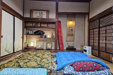 פנסיון Omoya No Ma