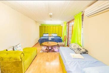 펜션 Juraya Guest House