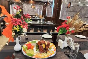 리조트 The Rath Inns