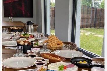 تختخواب و صبحانه Vital Home Sapanca Isıtmalı Havuzlu Villa&bungalov