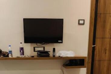 בית מלון כפרי Aditya Inn Guest House Guwahati