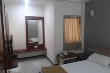 בית מלון כפרי President Inn Nashik