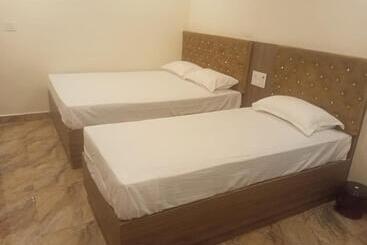 בית מלון כפרי Royal Palace Gaya