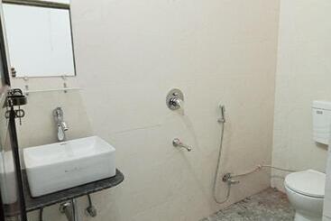 پانسیون 5 Petals