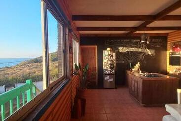 פנסיון Hostal El Faro