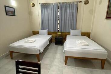 بنسيون Ecran Riverfront Guesthouse