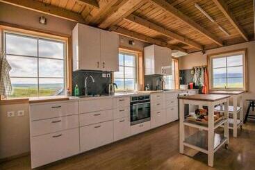 پانسیون Fagrafell Hostel