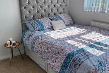 ペンション Nishat & Amaan