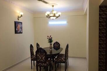 펜션 Palm Luxury Suites & Service Apartments